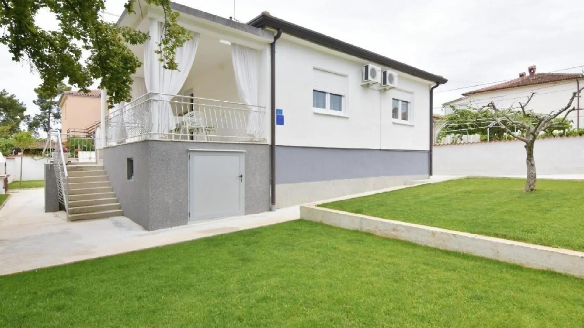 Tolles Ferienhaus In Umag Mit Gepflegtem Garten Hébergement de vacances